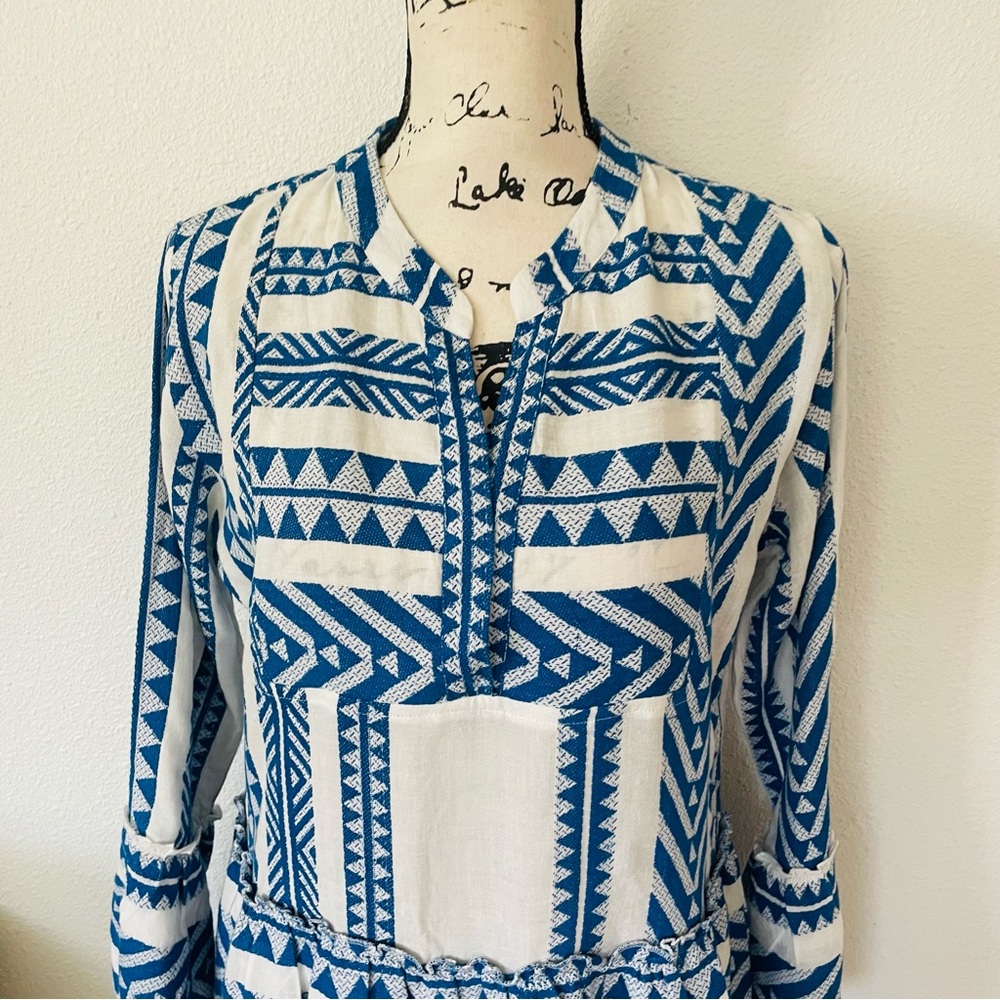 En creme Blue and White Mini Dress - Picture 5 of 13